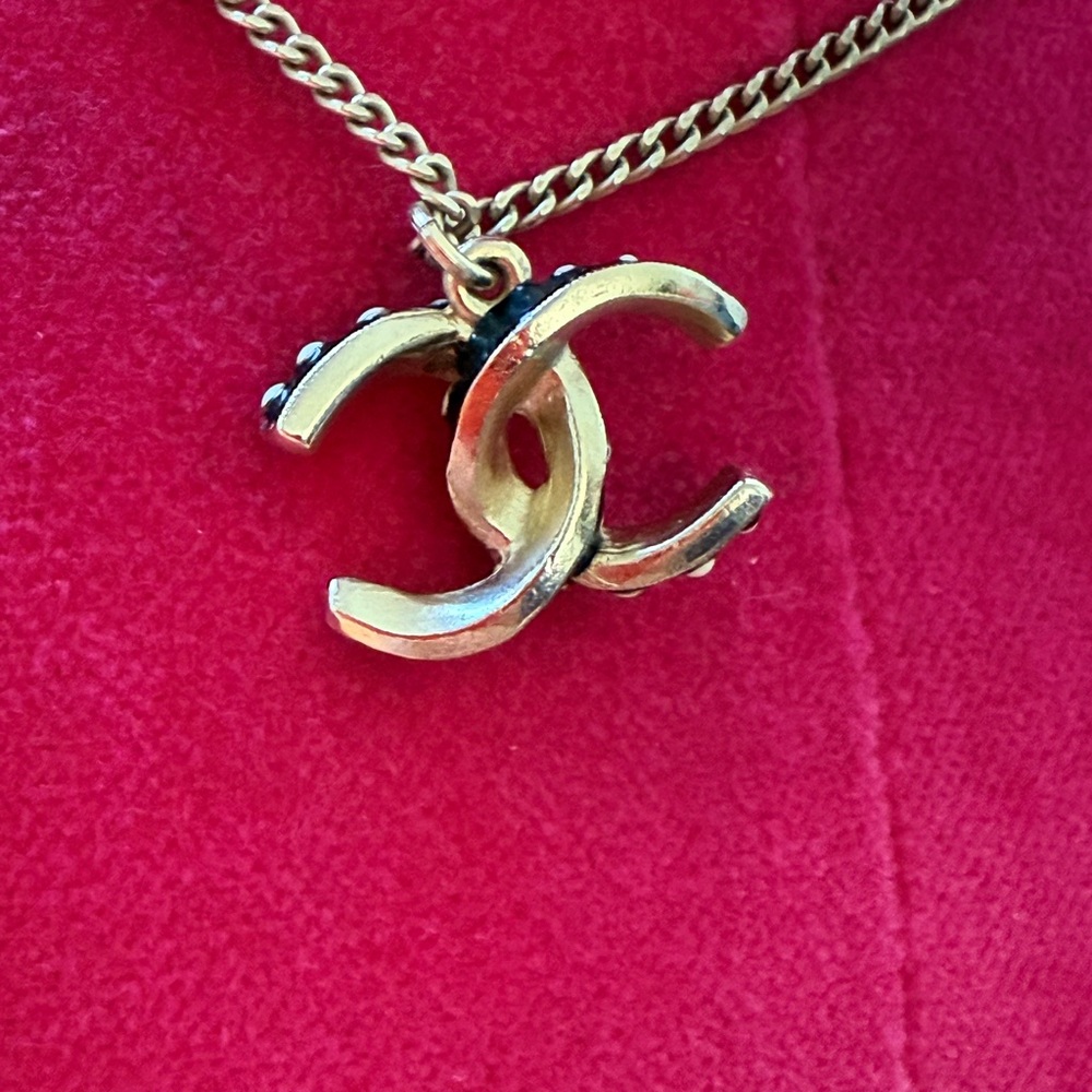 CHANEL Polka Dot Enamel CC Cruise Pendant Necklace - Picture 6 of 8